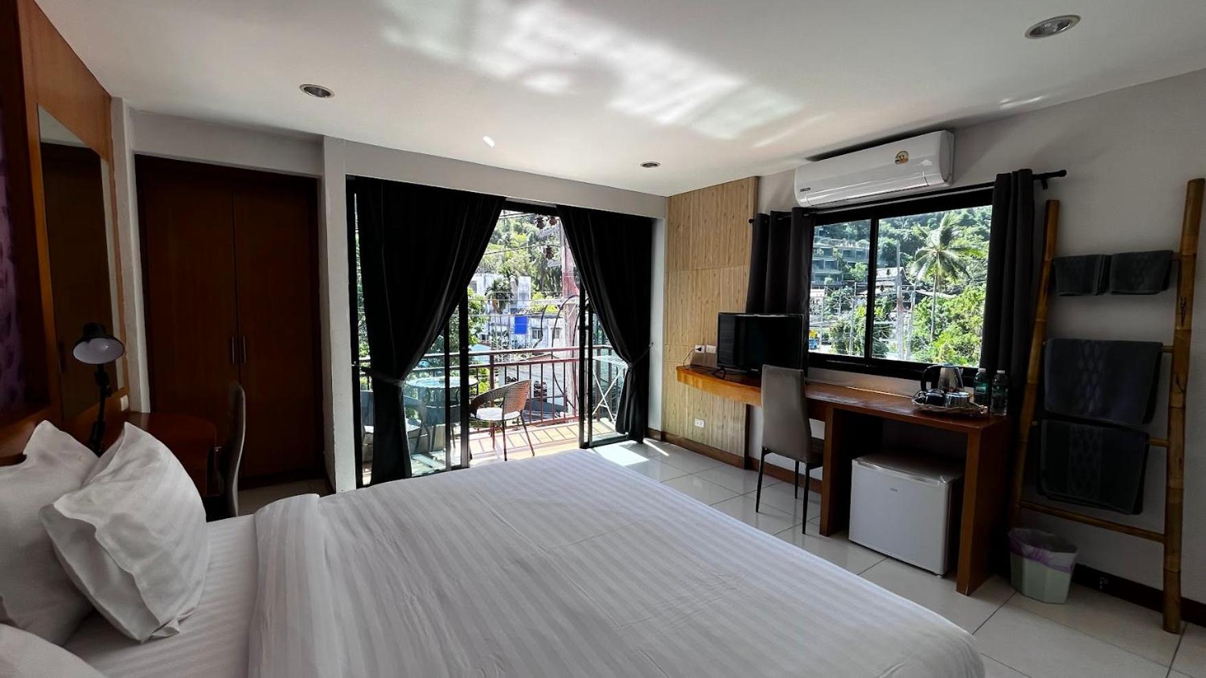 Coco Mountain View Guest House Hotel Kata Beach  Esterno foto